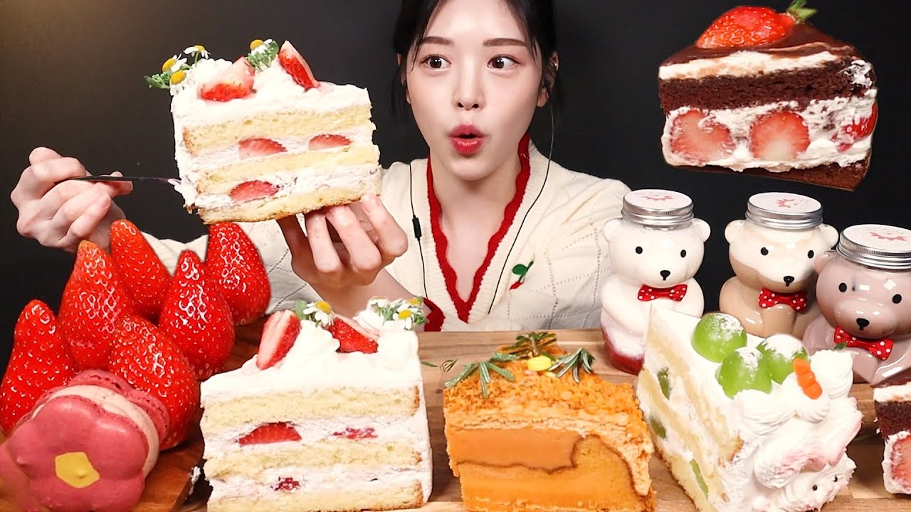 SUB)상큼폭발! 딸기 가득 생크림 초코 케이크 먹방🍓🍰 마카롱 황치즈케이크 대왕딸기까지 디저트 꿀조합 리얼사운드 Strawberry Cake Dessert Mukbang Asmr