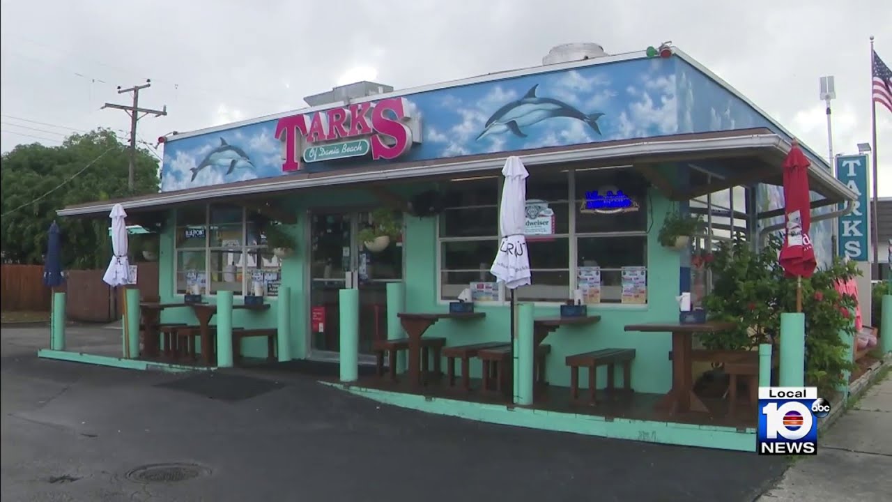 Inspectors find roaches inside Tarks, KFC/Taco Bell, leading to temporary closures