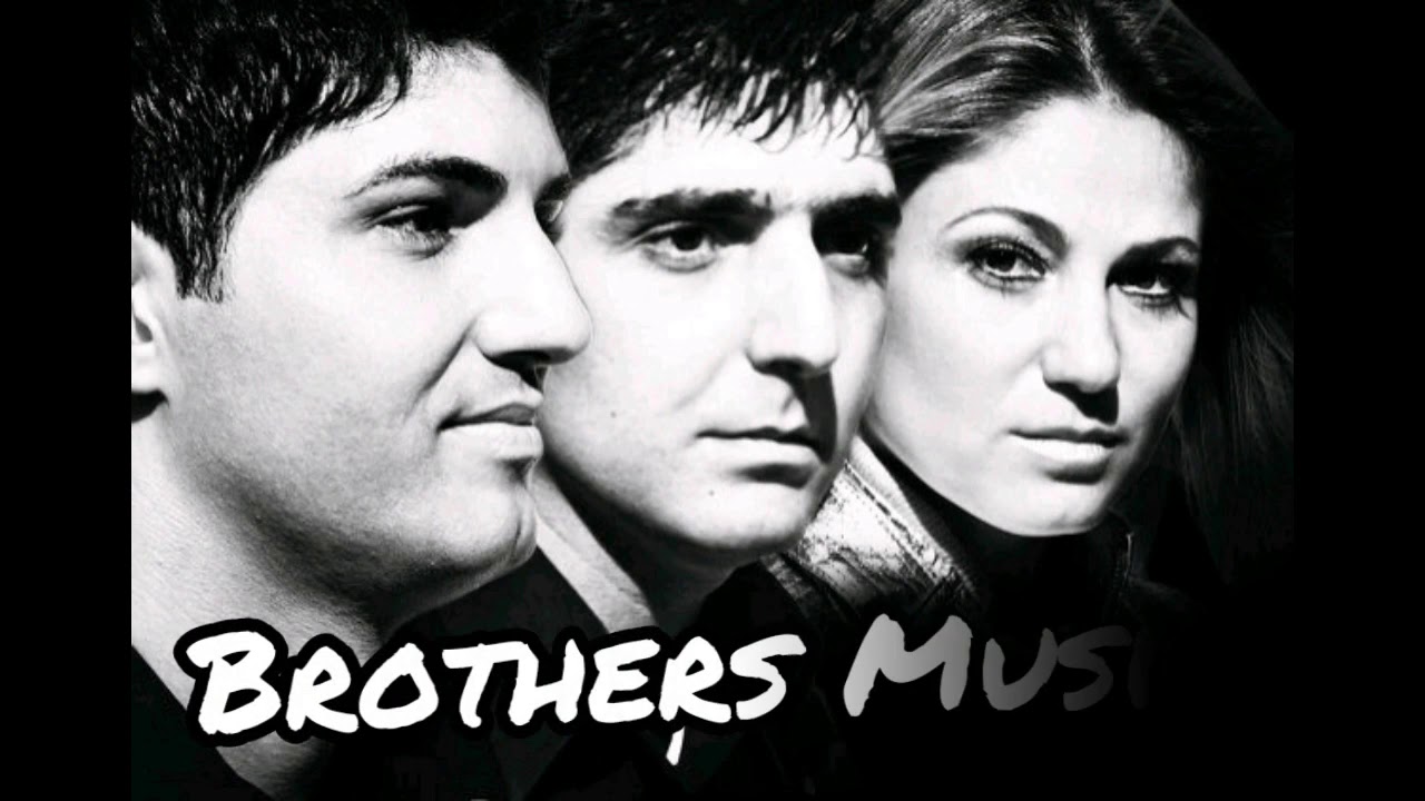 Adorai o Rei - Brothers Música ( playback com letra)