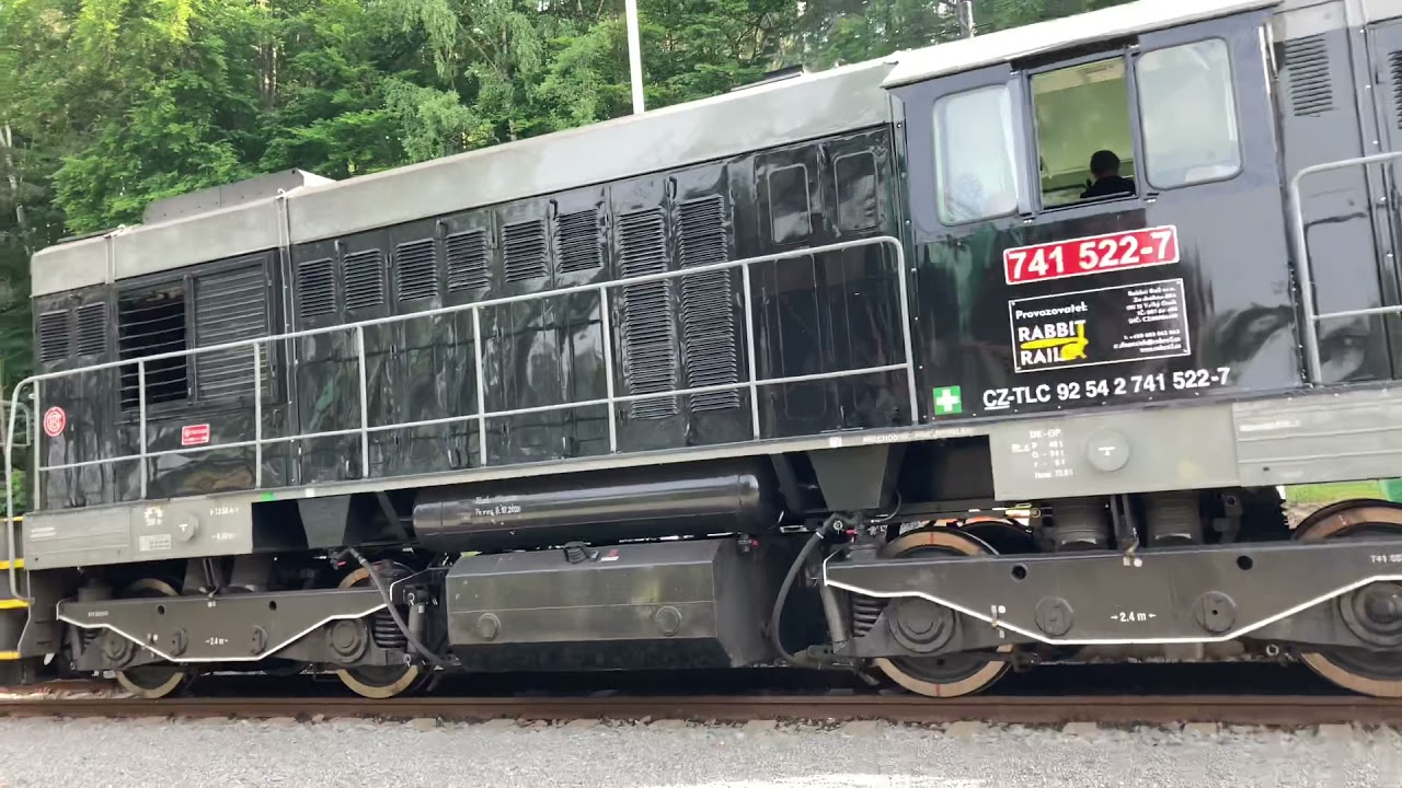741 522-7 při posunu ve Dvoře Králové nad Labem 21.6.2021