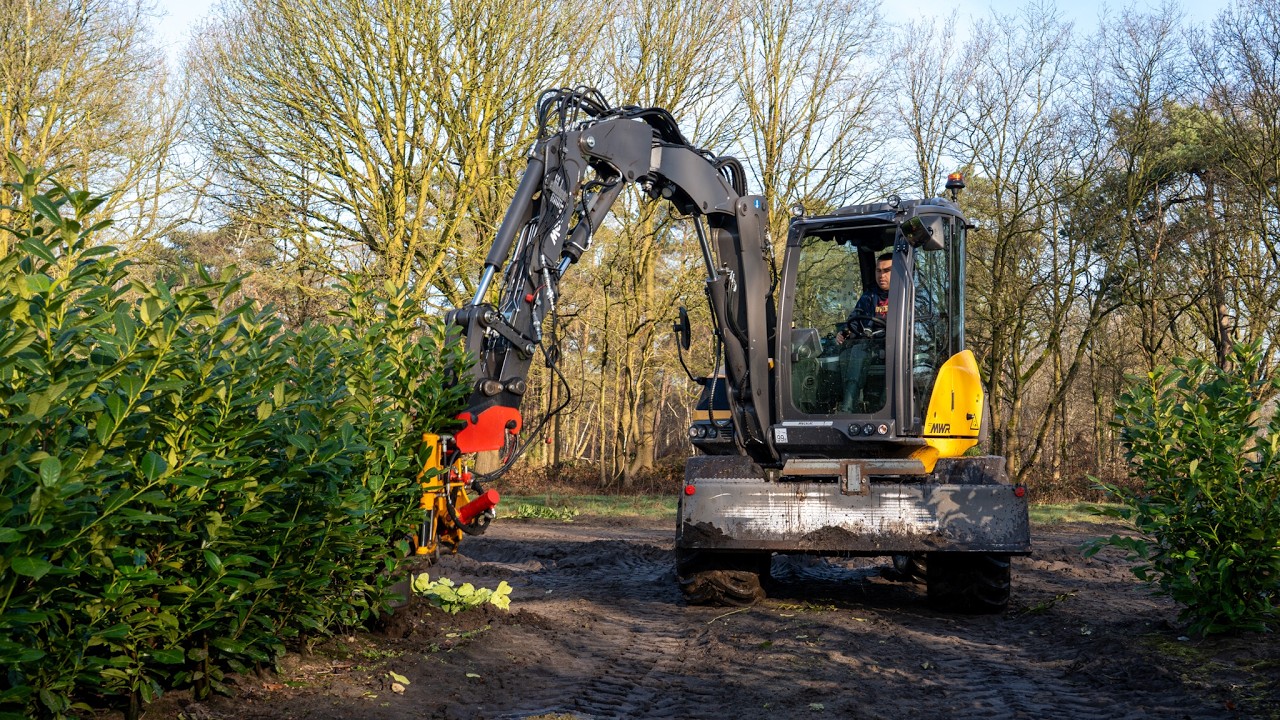 Mecalac 7MWR met kluitenrooier