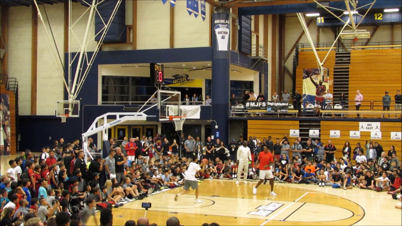Michael Jordan & Scottie Pippen Reunite On the Basketball Court For First Time Since 1998 - EPIC!