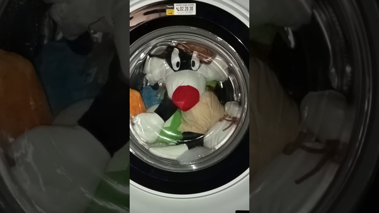 lavaggio di 6 peluche in lavatrice Hotpoint Ariston