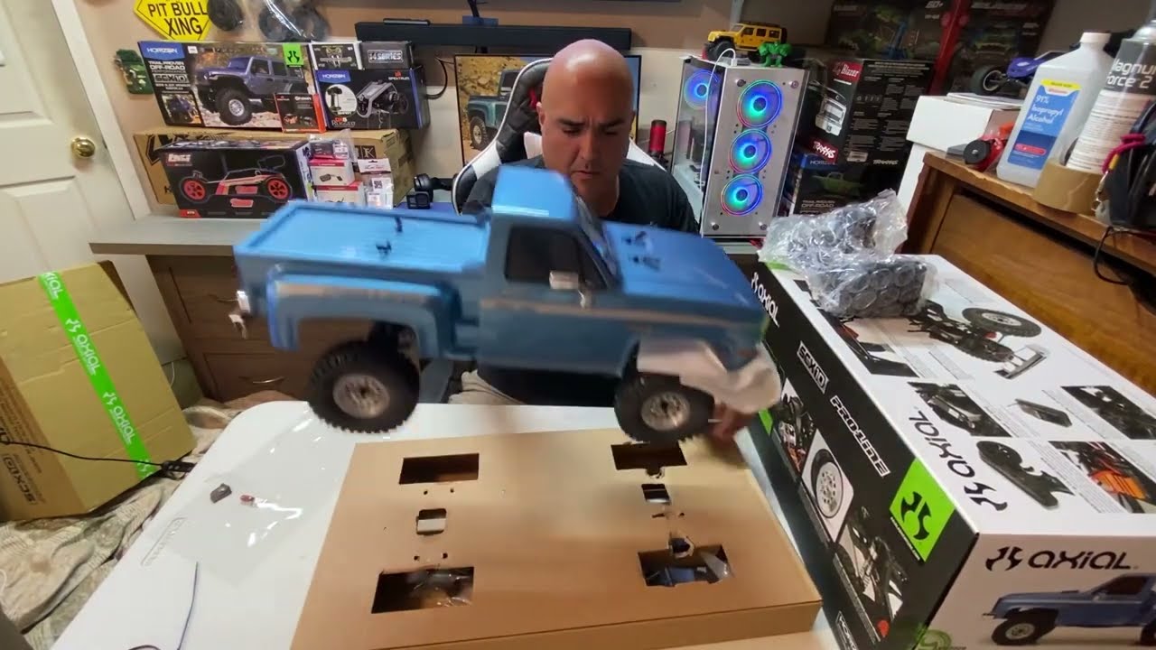 Axial SCX10iii Limited Edition 1982 Chevy K10 Proline 40th Anniversary.  7 days of unboxings: day 1.