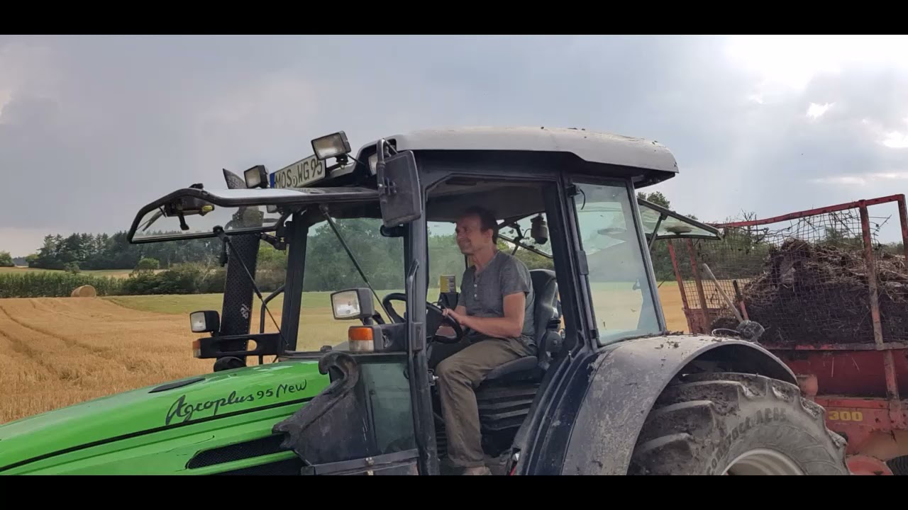 Deutz fahr mit einem welger Miststreuer