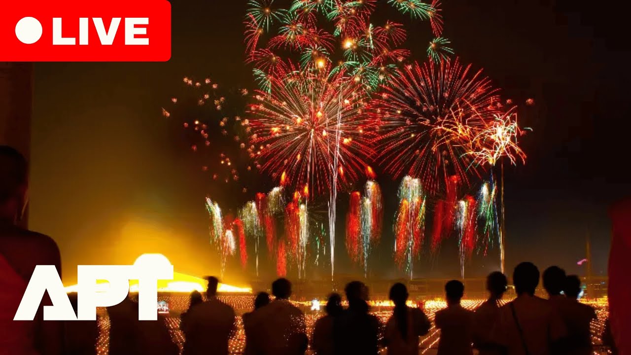 LIVE: Hong Kong&rsquo;s Spectacular Lunar New Year Fireworks Light Up Victoria Harbour in 23-Min Mega Show