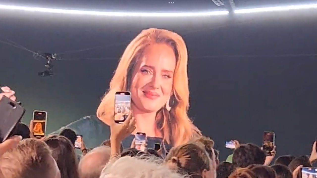 Adele CRYING while singing Someone Like You - Live in Munich