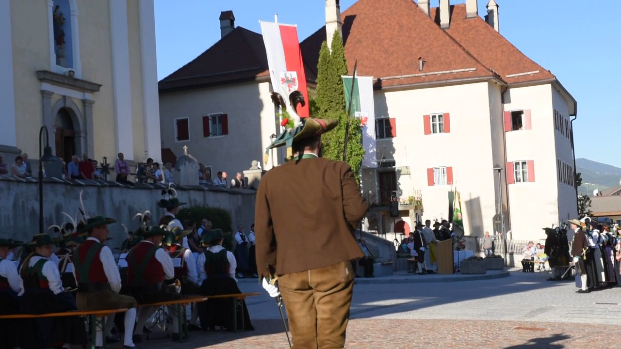 2017 05 27 - Ehrensalve