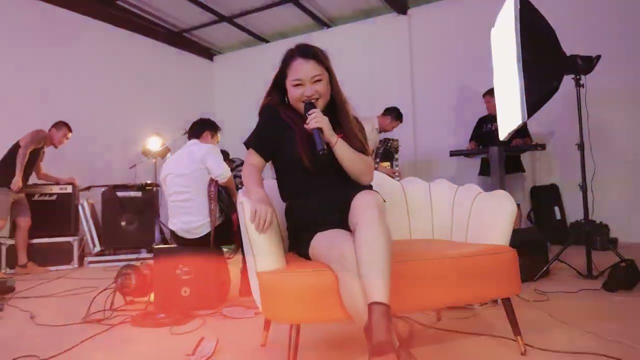 Ntxim hlub ua luaj li koj - Zoo Xyooj (X-Hmong Band)