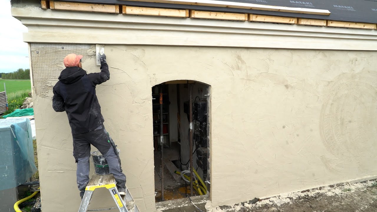 #69 Putsar garaget med kalkbruk och drar in smart bevattning i fabriken.