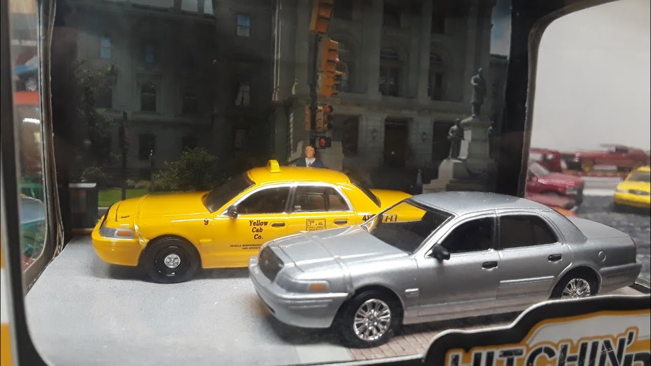Greenlight Ford Crown Vic diorama diecast 1/64 cars #freethepeacefriday