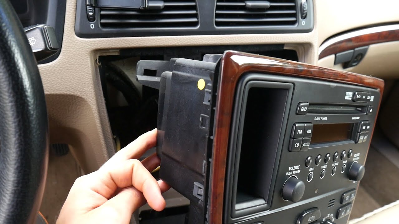 Как установить адаптер USB и AUX для радио/CD-плеера Volvo HU-850