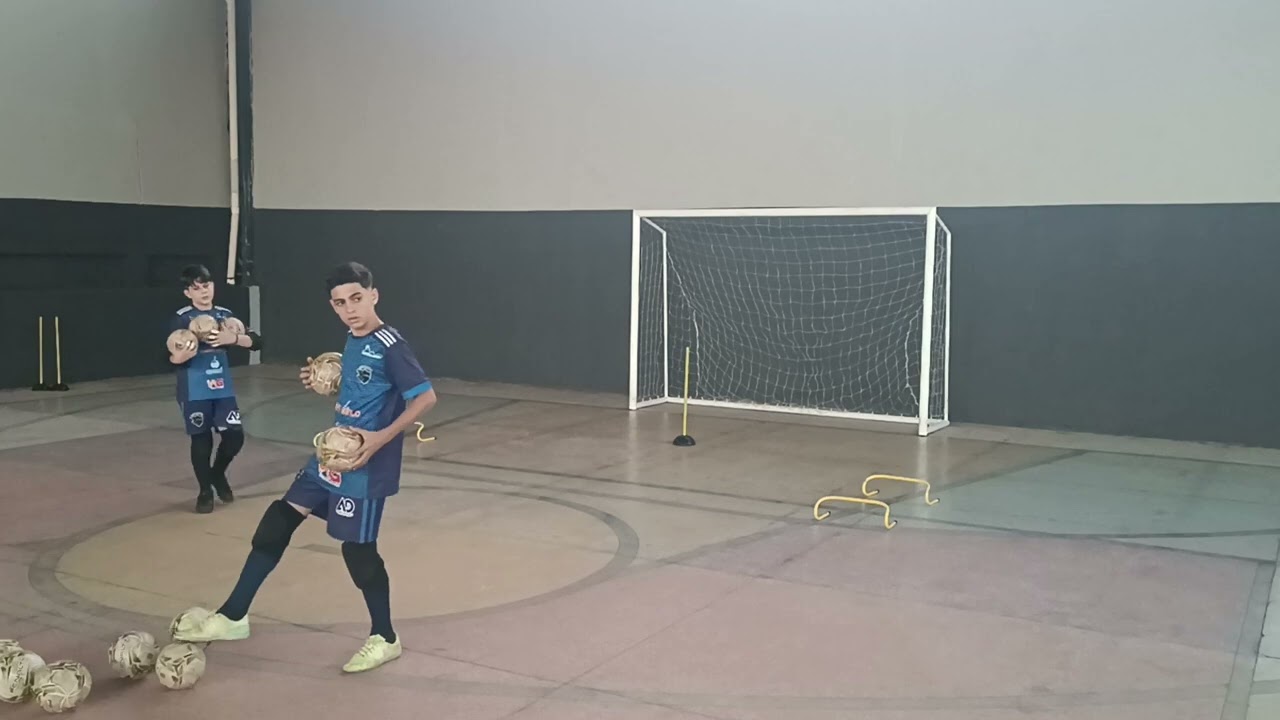 Treinamento Específico de Goleiros de Futsal  Personal Integrado Sub 11  14