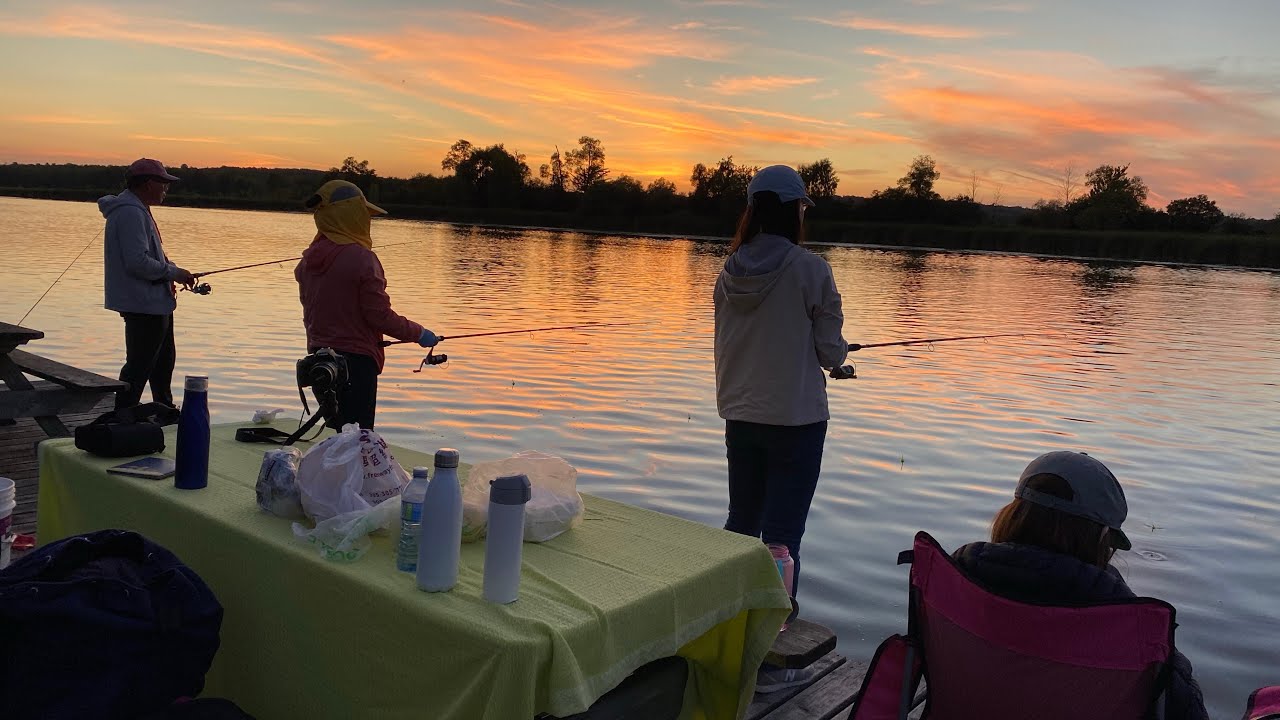 全家一起去多伦多北边Holland Landing小镇钓鱼 | 共享晚霞美景