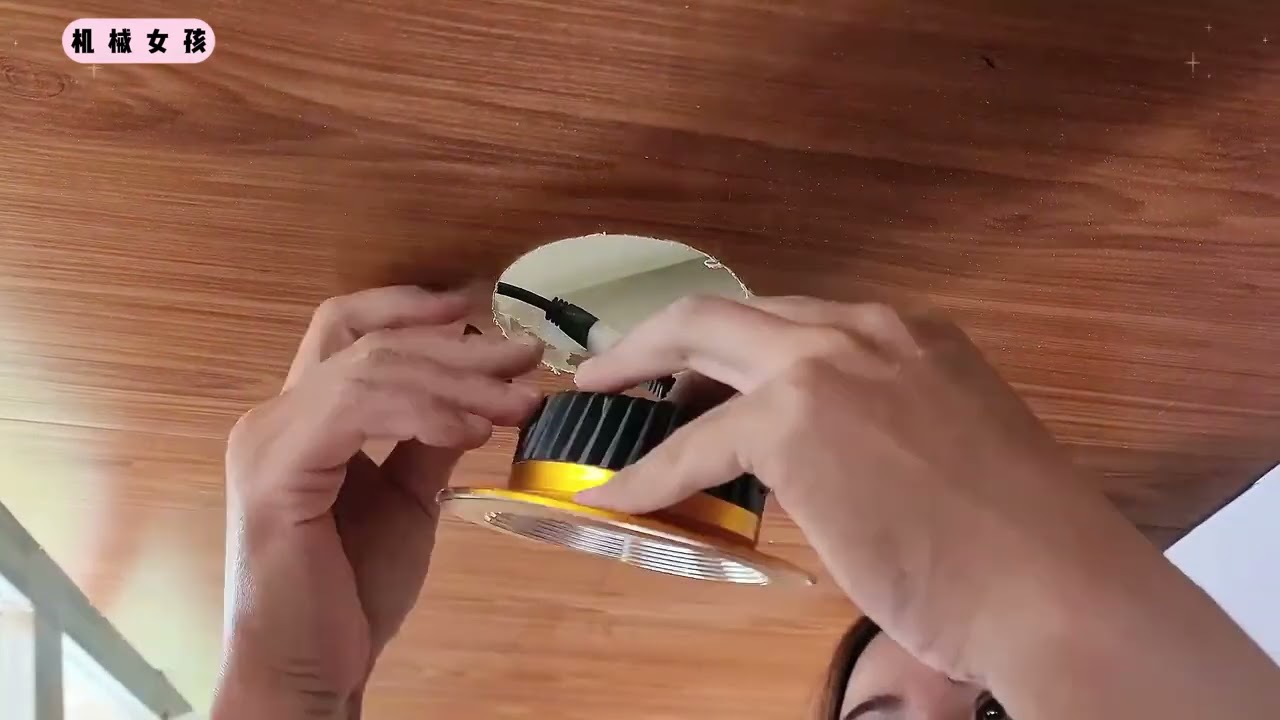 精致的装修工艺——姐妹俩合力为新房吊顶，打造超美多层天花板 #我的乡野山居生活 #建造田园生活 #装修