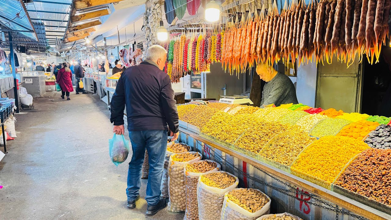 Тбилиси. Рынок в Навтлуги. Говядина за 23 лари, орехи за 30. Посещение по рекомендации зрителей.