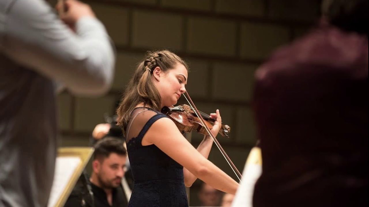 Simina Croitoru & Croitoru String Virtuosi - Hora Martisorului