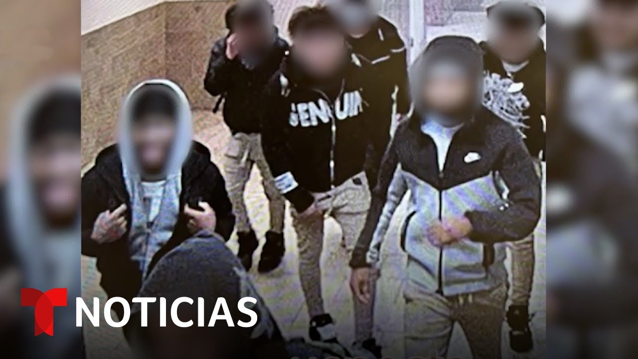 Siete adolescentes atacan a un hombre en el baño de un centro comercial de Maryland