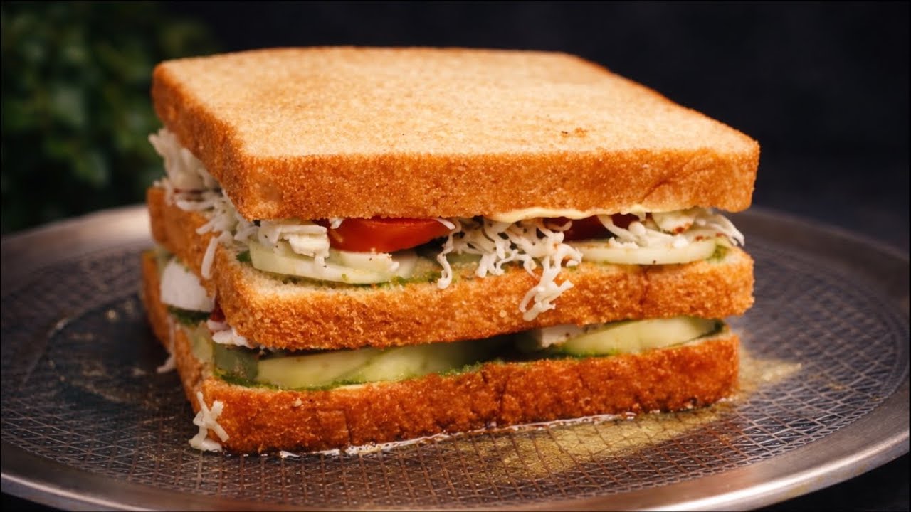 एकदम क्रिस्पी स्पाइसी आलू सैंडविच रेसिपी। Aloo Sandwich Recipe। Cheesy aloo sandwich on tawa। Nashta