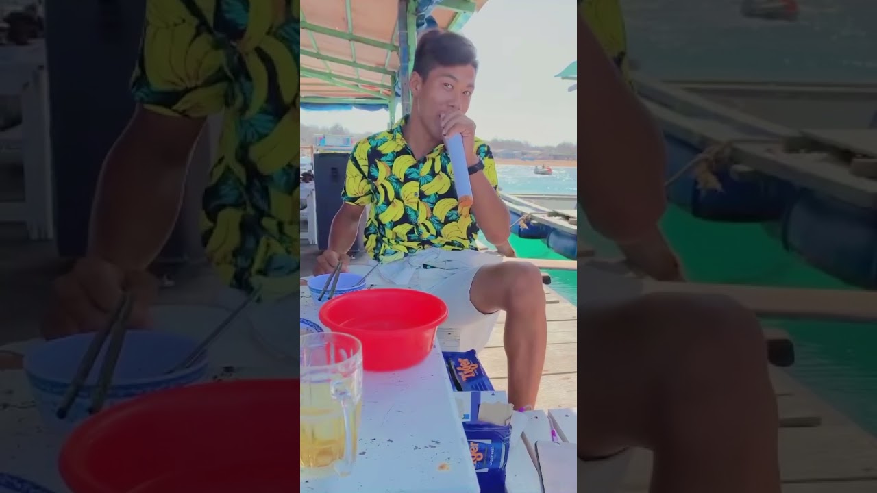 Ca Sĩ Bí Ẩn Của HDV