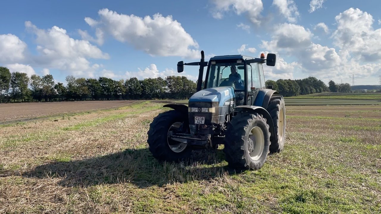 K&oslash;b Traktor Ford New Holland 8360 p&aring; Klaravik