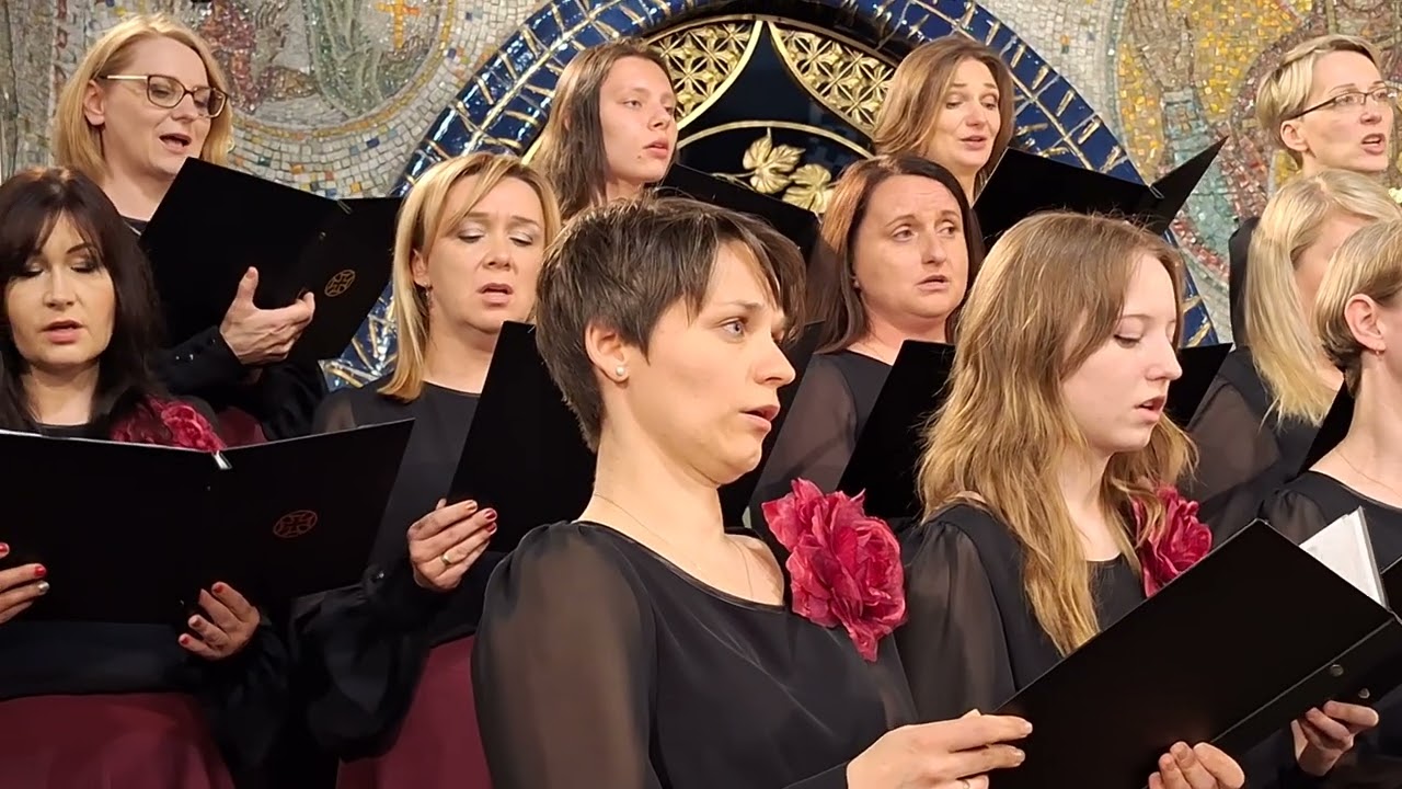 Występ chóru cerkwi p.w. św. Grzegorza Peradze na Hajnowskich Dniach Muzyki Cerkiewnej