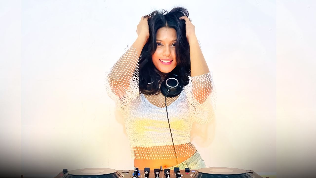 ZYNTRA | Melodic Techno & Tech House DJ Set by YOUMI | 2025 Live Mix