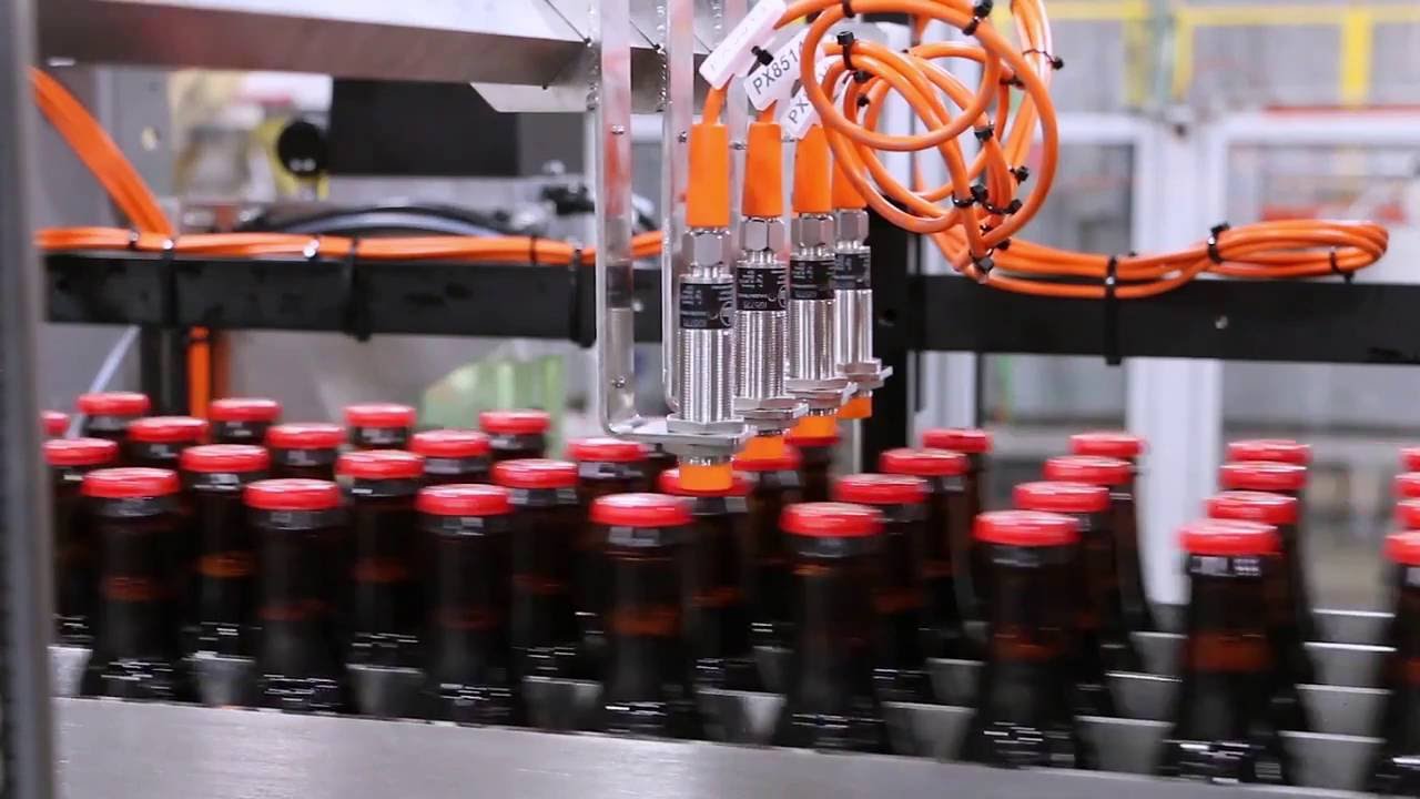 Hartness Case Packer 2800 for Breweries