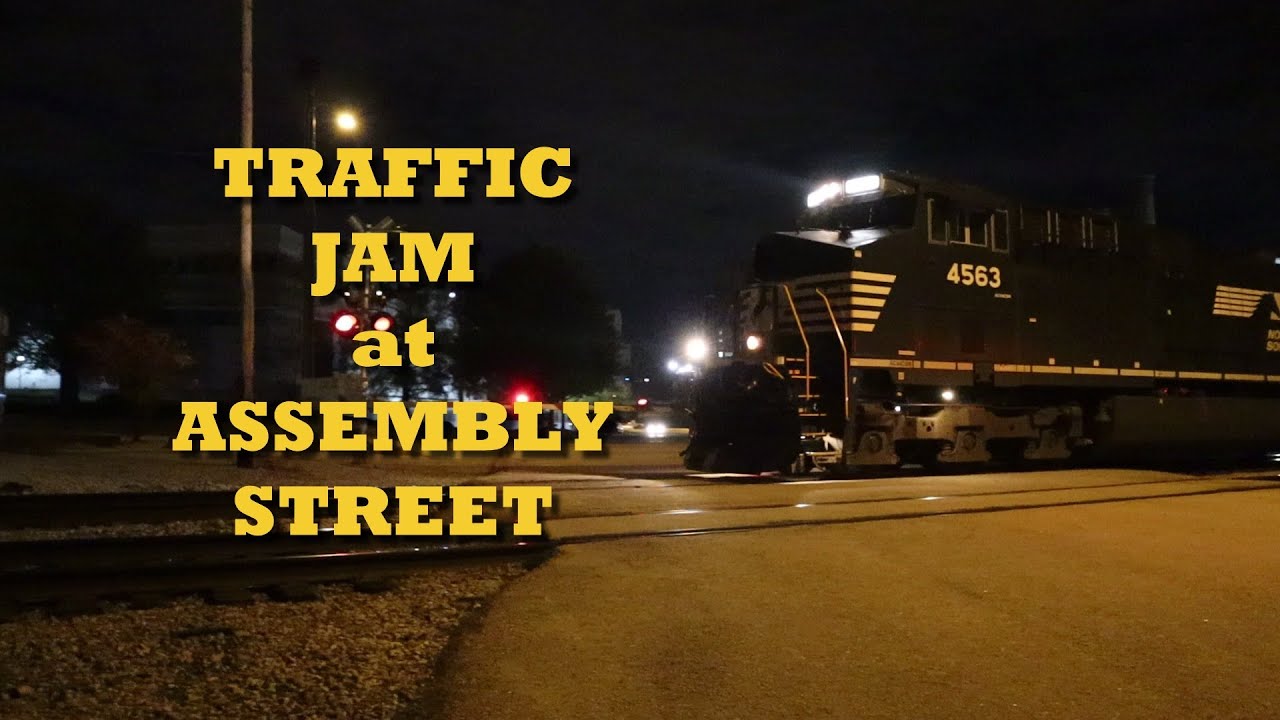 S02E327 Traffic Jam at Assembly Street (Norfolk Southern, Intermodal, Night Train, Graffiti, Sirens)