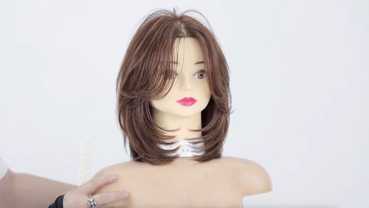 爆款边缘层次锁骨发剪裁教程。Popular edge layered collarbone hair cutting tutorial