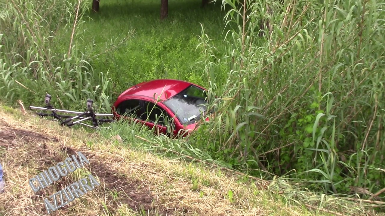 INCIDENTE FOTOCOPIA: AUTO ESCE DI STRADA PER IMMETTERSI IN ROMEA