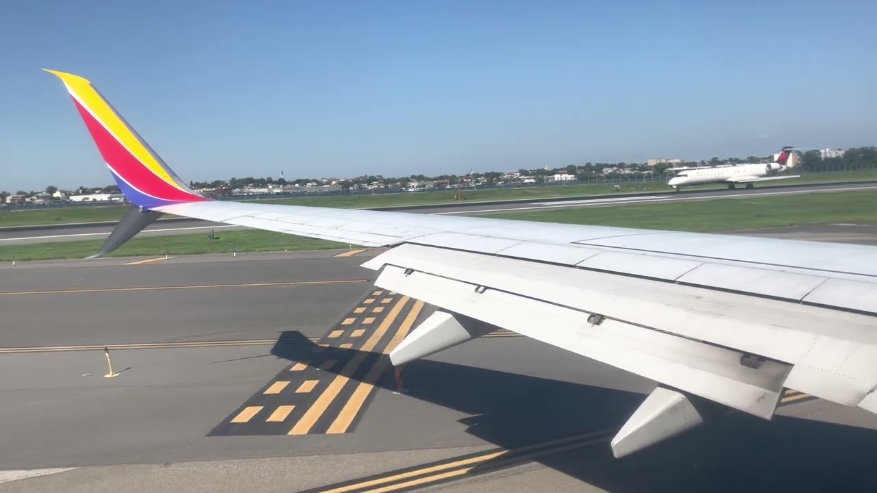 Southwest Airlines 737-800 Takeoff From New York-LaGuardia (LGA)