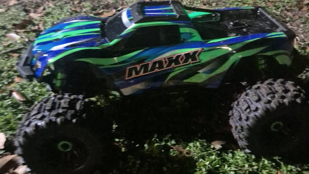 Traxxas maxx unboxing 