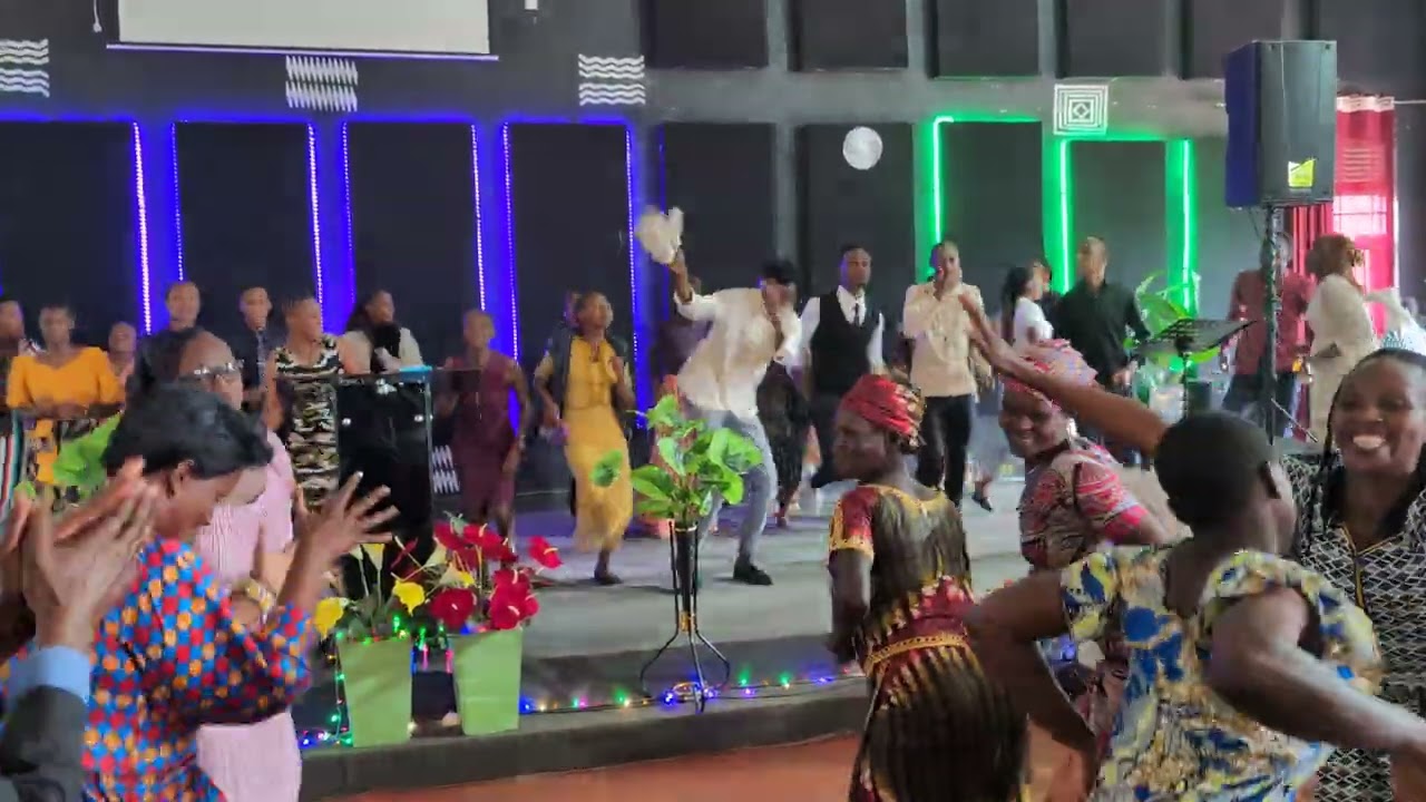 URI MFURA MANA IJAMBO RYAWE NI UKURI mu njyana y'igisirimba💥💥  @el-shaddaichoir @davidkega 