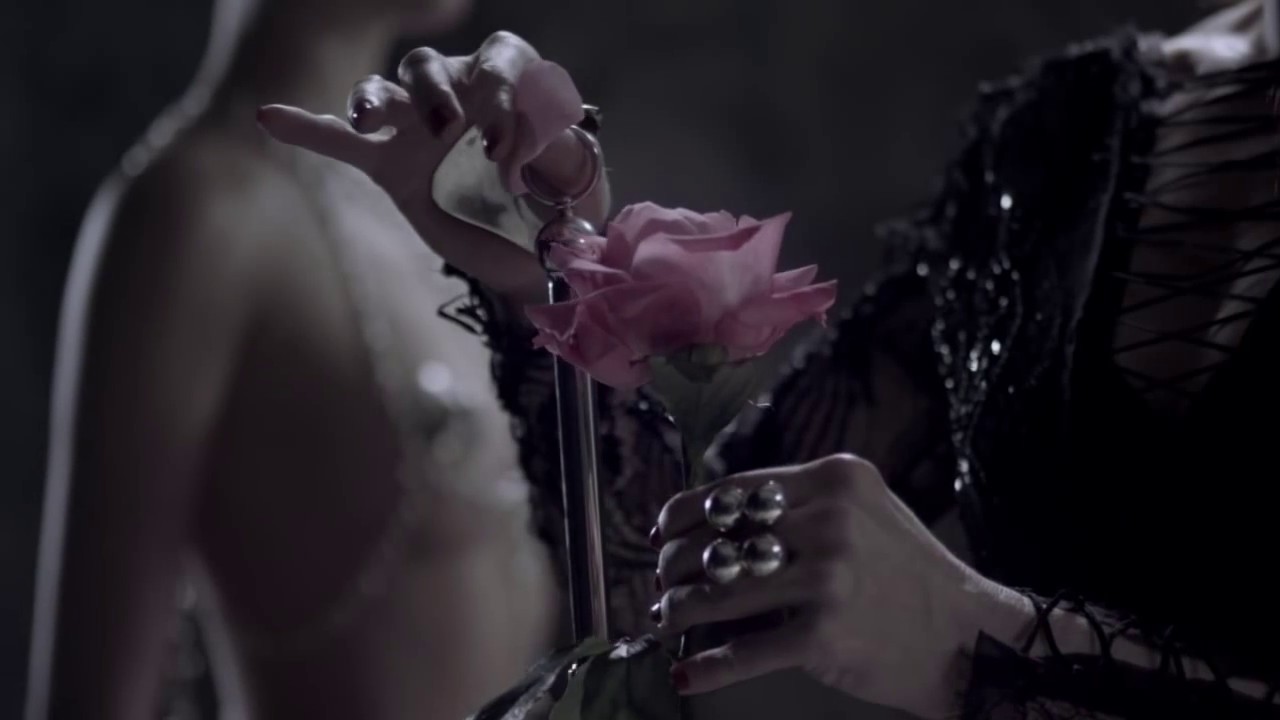 EVANESCENCE - featuring Betony Vernon