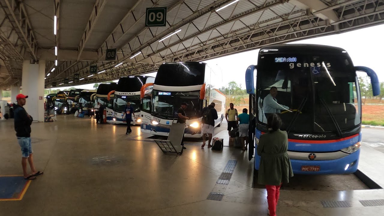 MOVIMENTO DE ÔNIBUS EM BRASÍLIA | EMBARQUE E DESEMBARQUE DE PASSAGEIROS