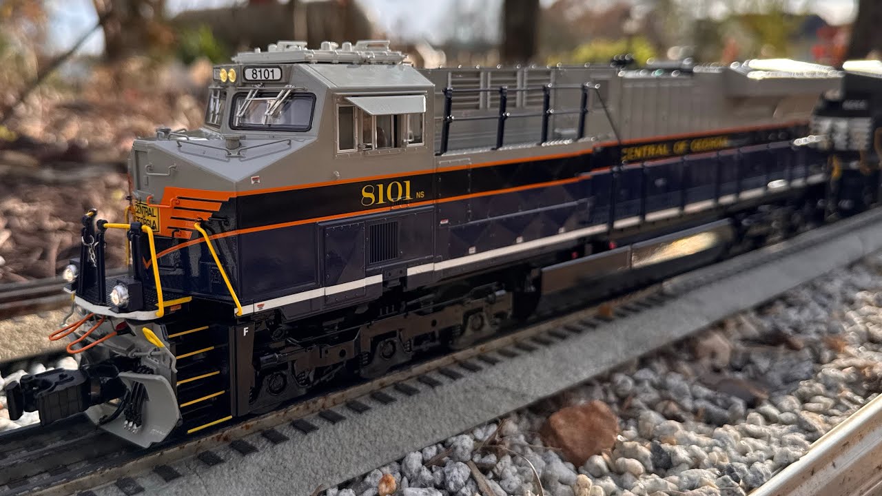 THE CENTRAL OF GEORGIA HERITAGE LIONEL ES44 8101 TEST RUN