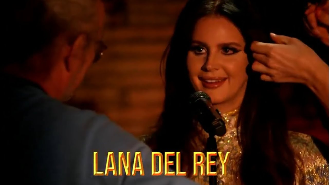 Lana Del Rey Unchained Melody - Live Christmas at Graceland (29/11)