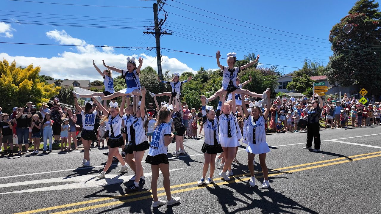 (4K) Kapiti Coast Christmas Parade & Festival 2025, Paraparaumu | New Zealand | DJI Osmo Pocket 3