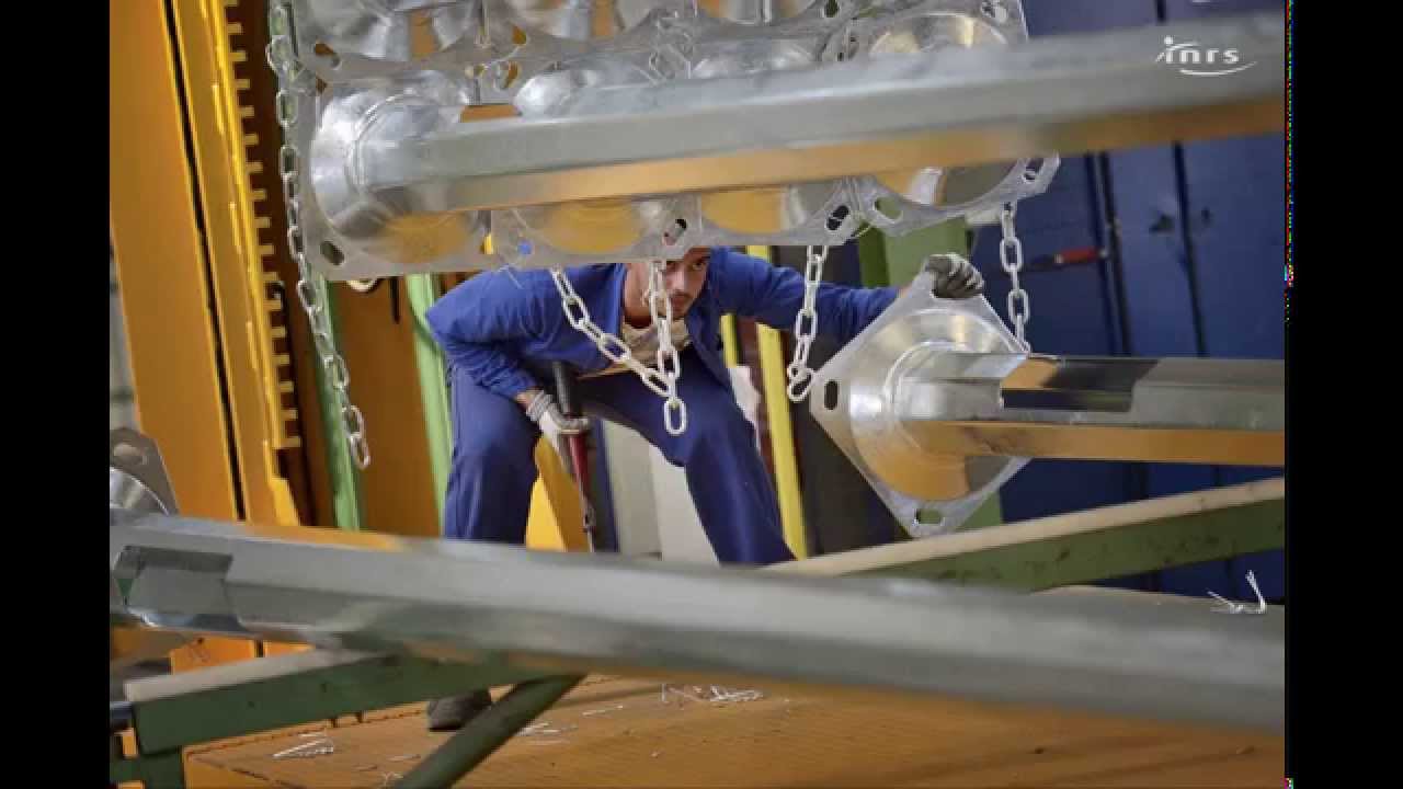 Sur le terrain - Fabrication de poteaux en acier - Al Babtain-Petitjean