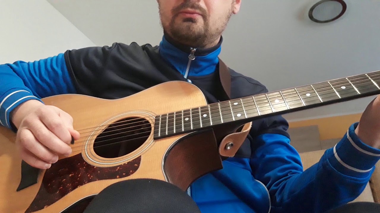 Taylor 314, 1999 - Quick playing on the sofa