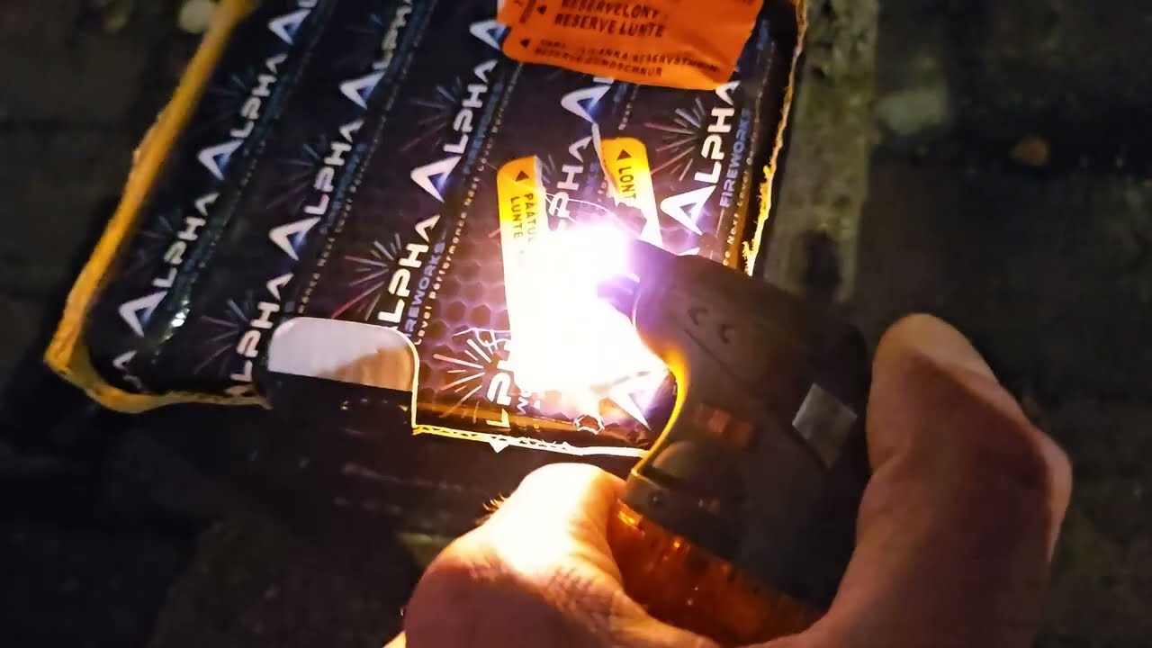 Ultra 20 shots 25 mm cake, Alpha Fireworks