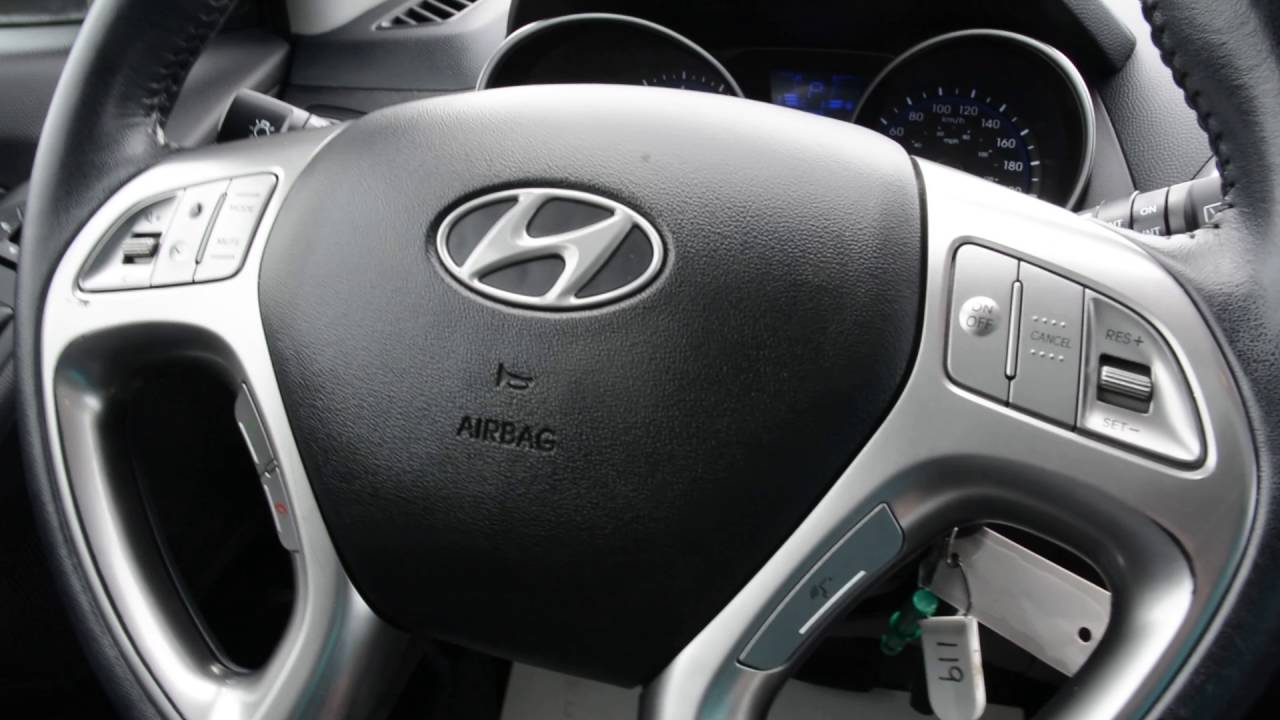 2011 Hyundai Tucson Limited- AWD, ACCIDENT FREE, LEATHER, SUNROOF