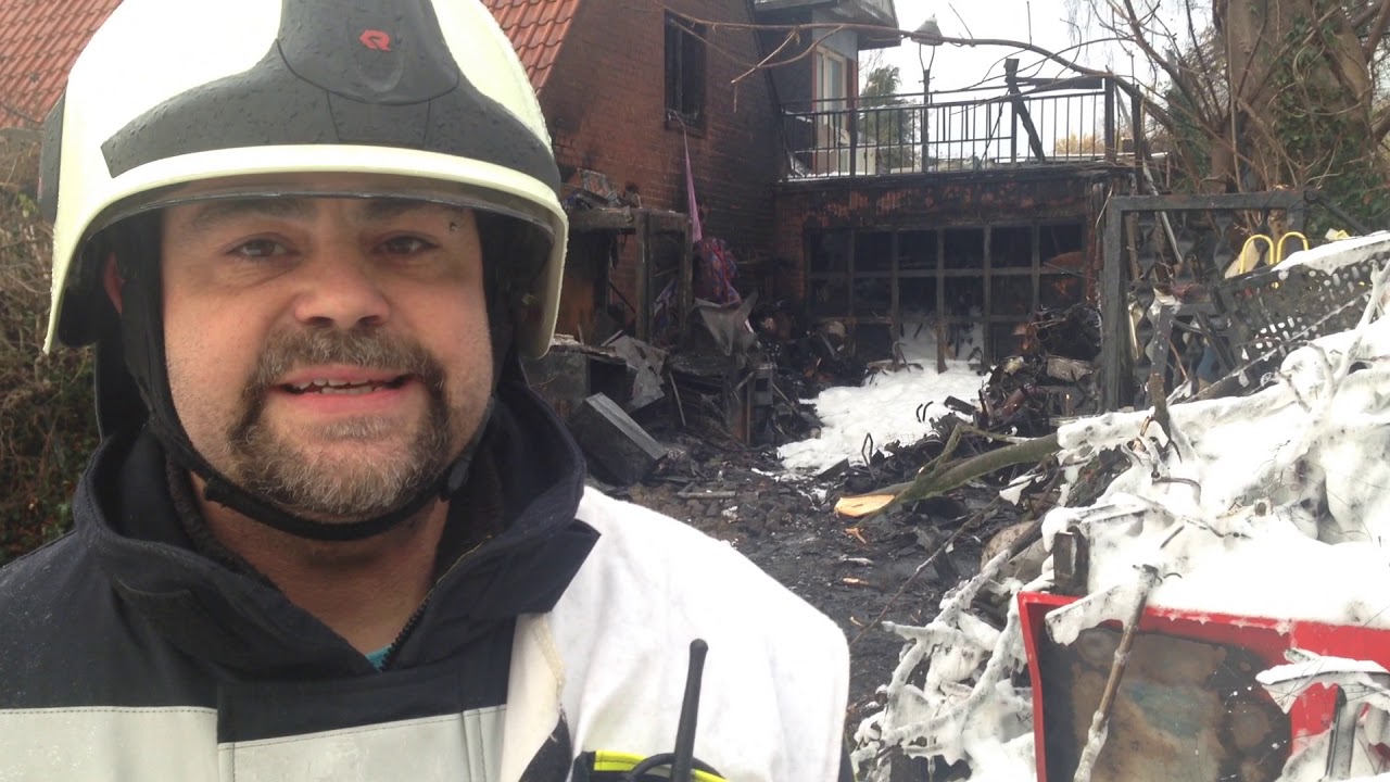 Feuer am Bananenmuseum Sierksdorf