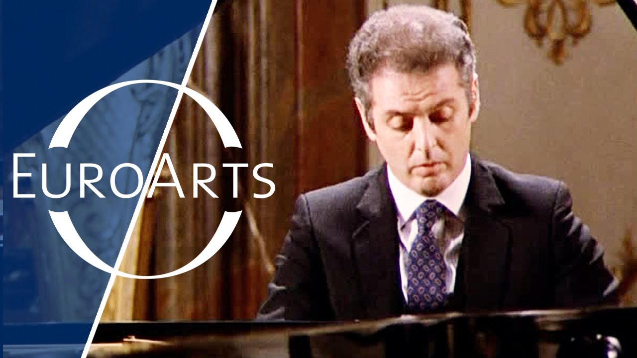 Barenboim: Beethoven - Sonata No. 13 in E-flat major, Op. 27 No. 1 ''Quasi una fantasia''