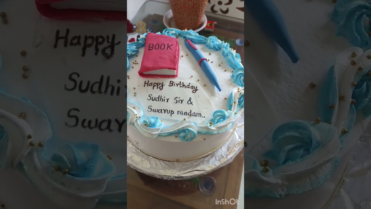 Book theme cake📕🖊️ 