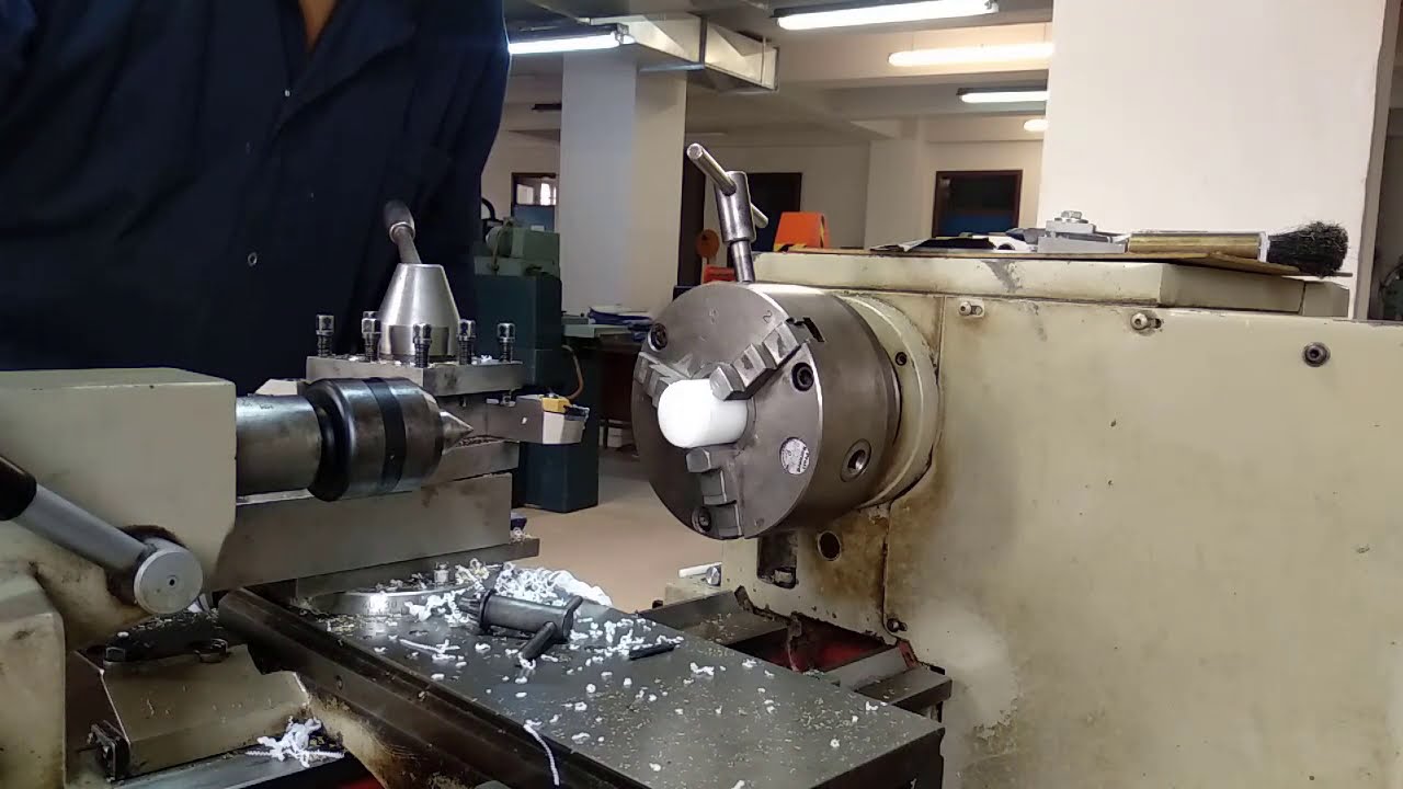 Torna tezgahında işlem sırası ( Alın ve boyuna tornalama punta deliği delme)-On the lathe