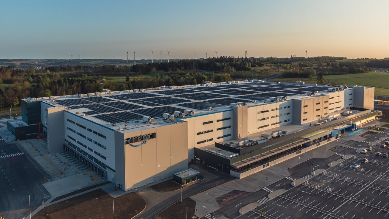 Größtes Logistikzentrum in Bayern: Amazon eröffnet offiziell den Standort Hof-Gattendorf