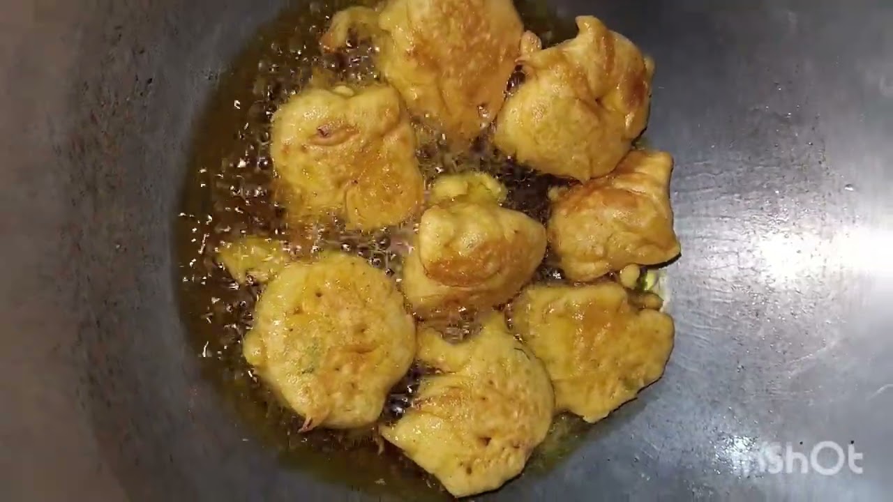 आज हम बनाएं गए बेसन की पकौड़ी की सब्जी देसी स्टाइल ♥️😋