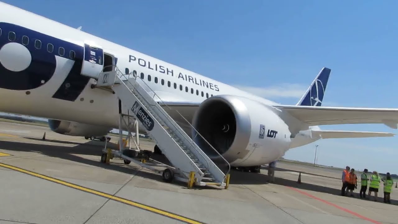 LOT Boeing B787 Dreamliner kívül-belül Budapesten - 150